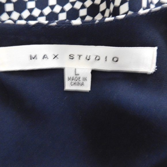 Max Studio Navy Print Flowy Sleeveless Top - Picture 3 of 4